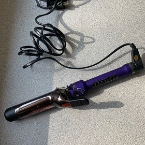 Ion curling iron